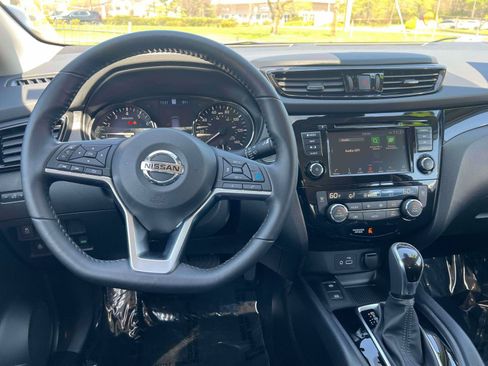 Used 2022 Nissan Rogue Sport SL AWD/4WD image 23