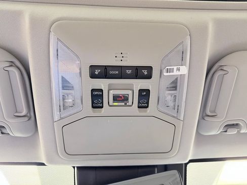 Used 2021 Toyota RAV4 Limited AWD/4WD image 58