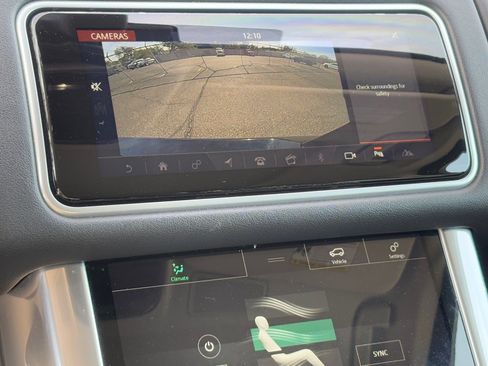 Used 2020 Land Rover Range Rover Sport SE image 25