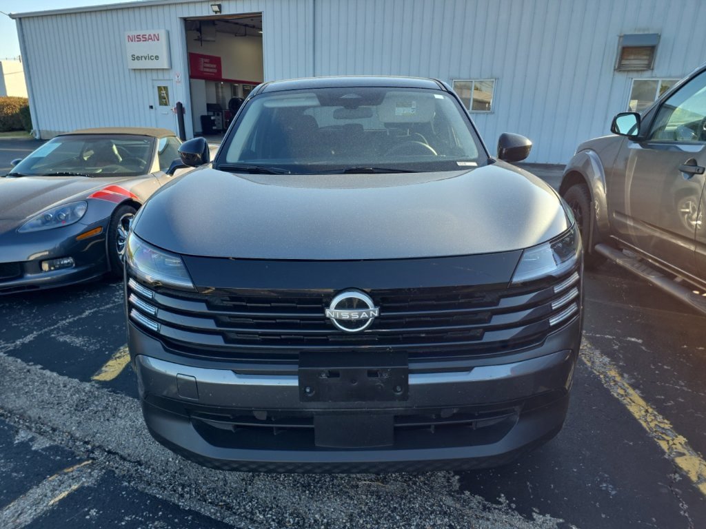 Used 2025 Nissan Kicks SV w/ Charging Package FWD image 2