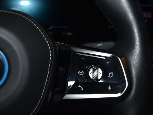 Certified 2024 BMW i7 xDrive60 image 9