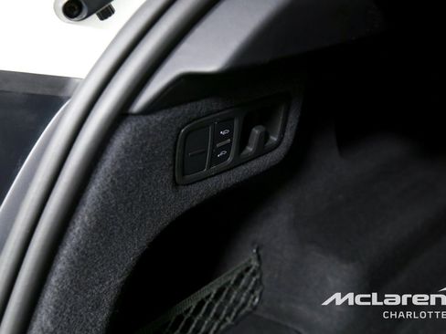 Used 2019 Lamborghini Urus AWD/4WD image 22