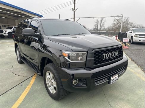 Used 2011 Toyota Sequoia Limited image 4