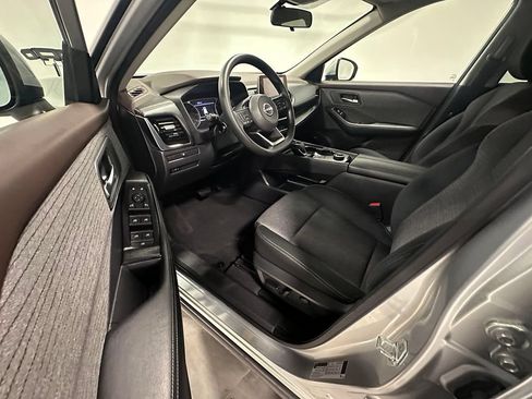 Used 2022 Nissan Rogue SV AWD/4WD image 19