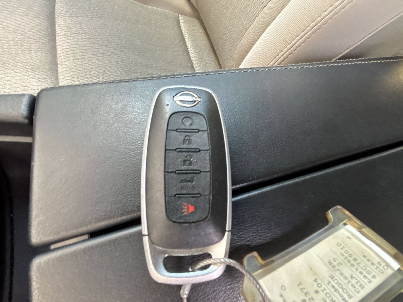 Used 2025 Nissan Rogue SV AWD/4WD image 27