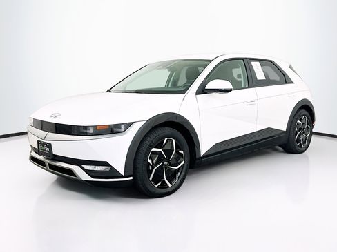 Used 2024 Hyundai Ioniq 5 SEL image 3