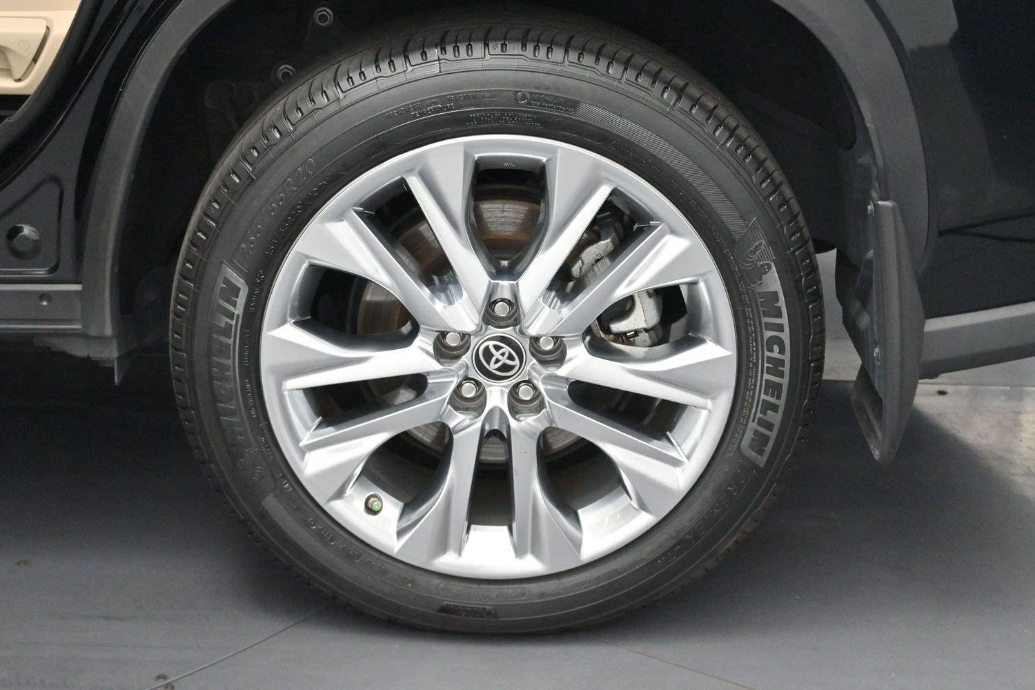 Used 2023 Toyota Highlander Limited AWD/4WD image 43