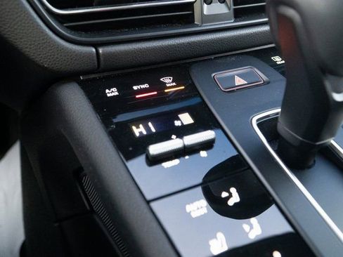 Certified 2025 Porsche Macan S image 26