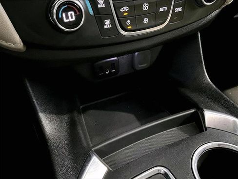 Used 2023 Chevrolet Traverse LS FWD image 26