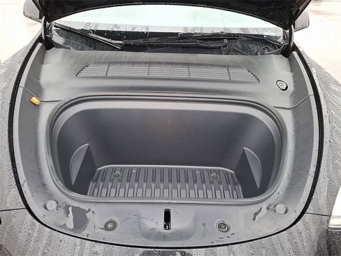 Used 2022 Tesla Model Y Performance image 25