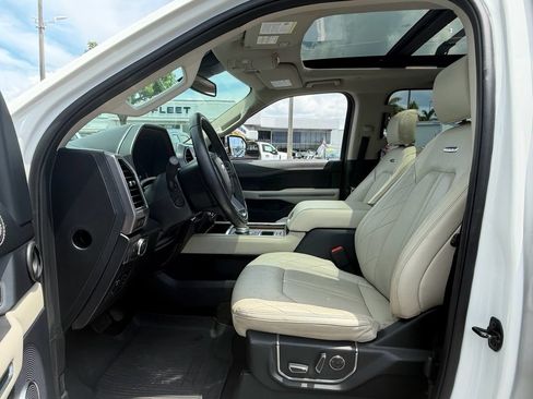 Used 2021 Ford Expedition Max Platinum RWD image 9