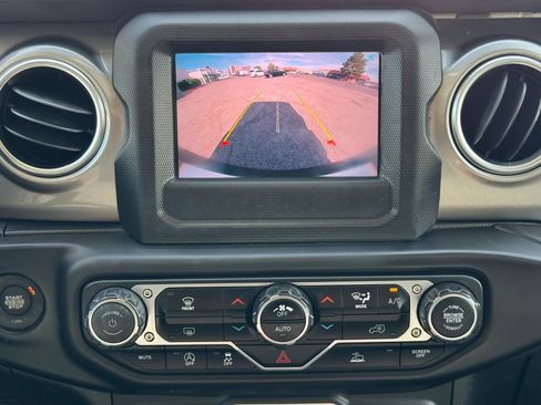 Used 2021 Jeep Wrangler Unlimited Sahara AWD/4WD image 23
