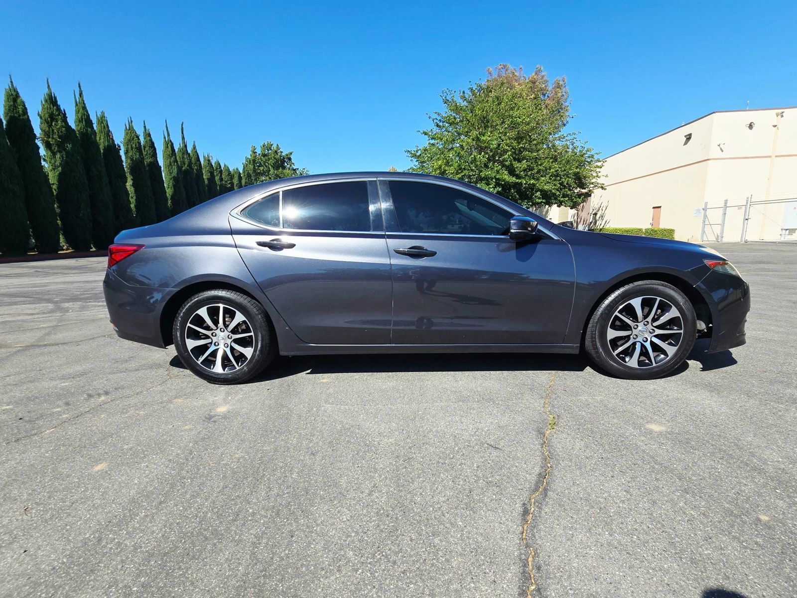 Used 2016 Acura TLX FWD image 4