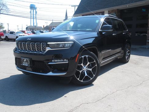 Used 2023 Jeep Grand Cherokee Summit AWD/4WD image 44