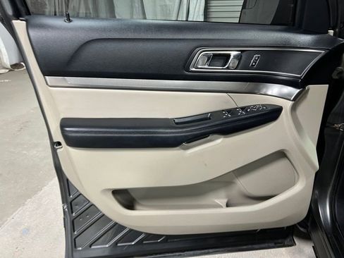 Used 2018 Ford Explorer XLT w/ Equipment Group 202A image 23
