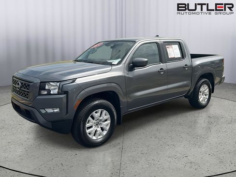 Used 2024 Nissan Frontier SV w/ SV Convenience Package image 2