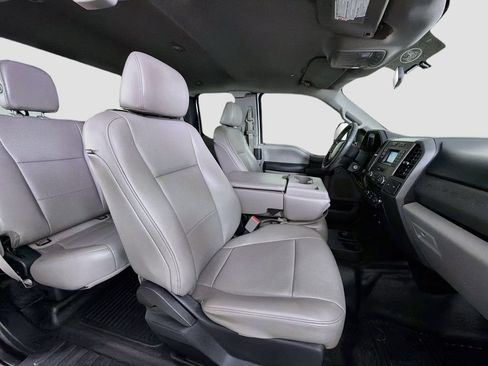 Used 2017 Ford F250 XL w/ Power Equipment Group AWD/4WD image 27
