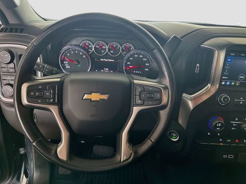 Used 2022 Chevrolet Silverado 1500 LT AWD/4WD image 11