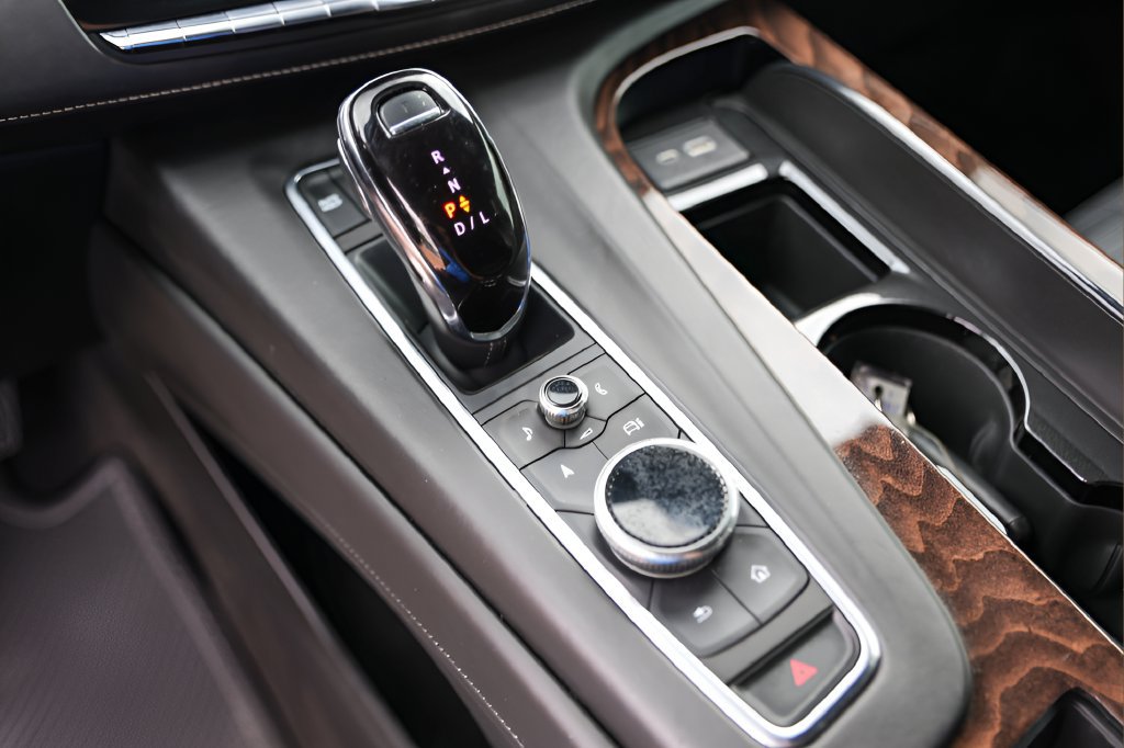 Used 2022 Cadillac Escalade Sport Platinum AWD/4WD image 20