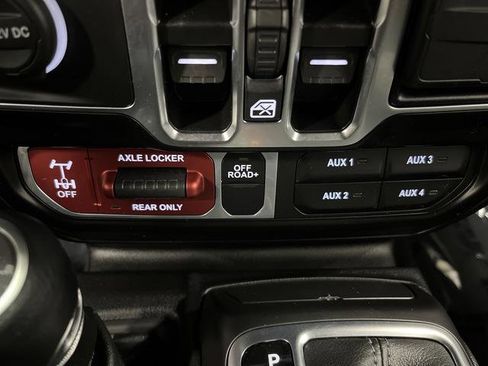 Used 2024 Jeep Wrangler Willys image 23