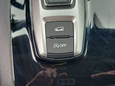 Used 2018 Honda Pilot Touring image 39