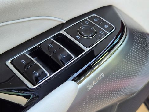 Used 2024 Cadillac Lyriq Luxury w/ LPO, Floor Liner Package AWD/4WD image 26
