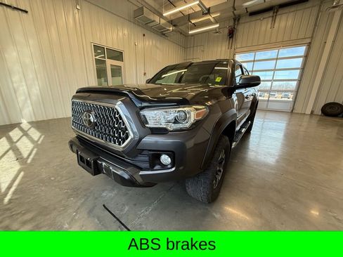 Used 2019 Toyota Tacoma TRD Off-Road image 5