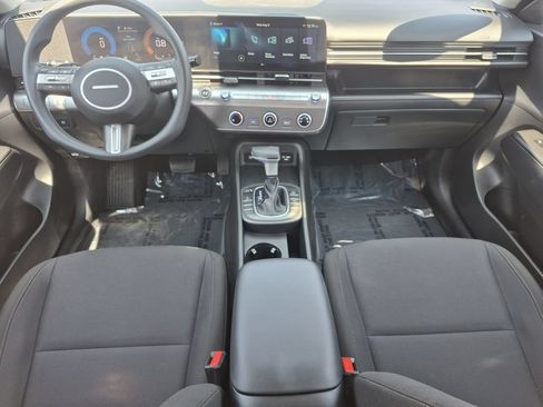 Used 2025 Hyundai Kona SE AWD/4WD image 14