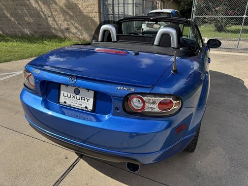 Used 2006 MAZDA MX-5 Miata Sport w/ Appearance Pkg RWD image 9