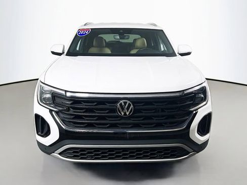 Used 2024 Volkswagen Atlas Cross Sport SE image 3