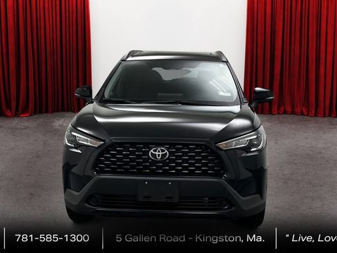 Certified 2024 Toyota Corolla Cross LE w/ Moonroof Package AWD/4WD image 2