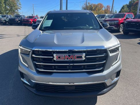 Used 2025 GMC Acadia Elevation image 8