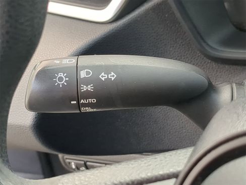 Used 2020 Toyota Corolla LE image 32