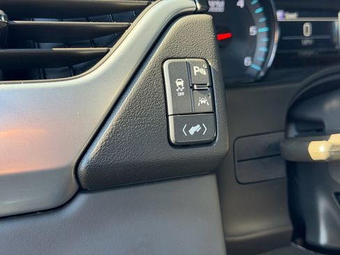 Used 2020 Chevrolet Suburban LT image 58