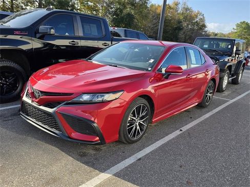Used 2023 Toyota Camry SE image 14