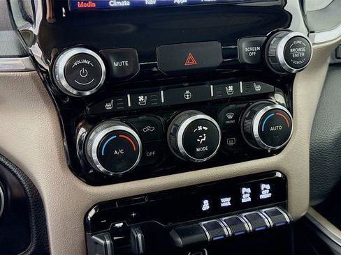 Used 2021 RAM 1500 Laramie AWD/4WD image 16