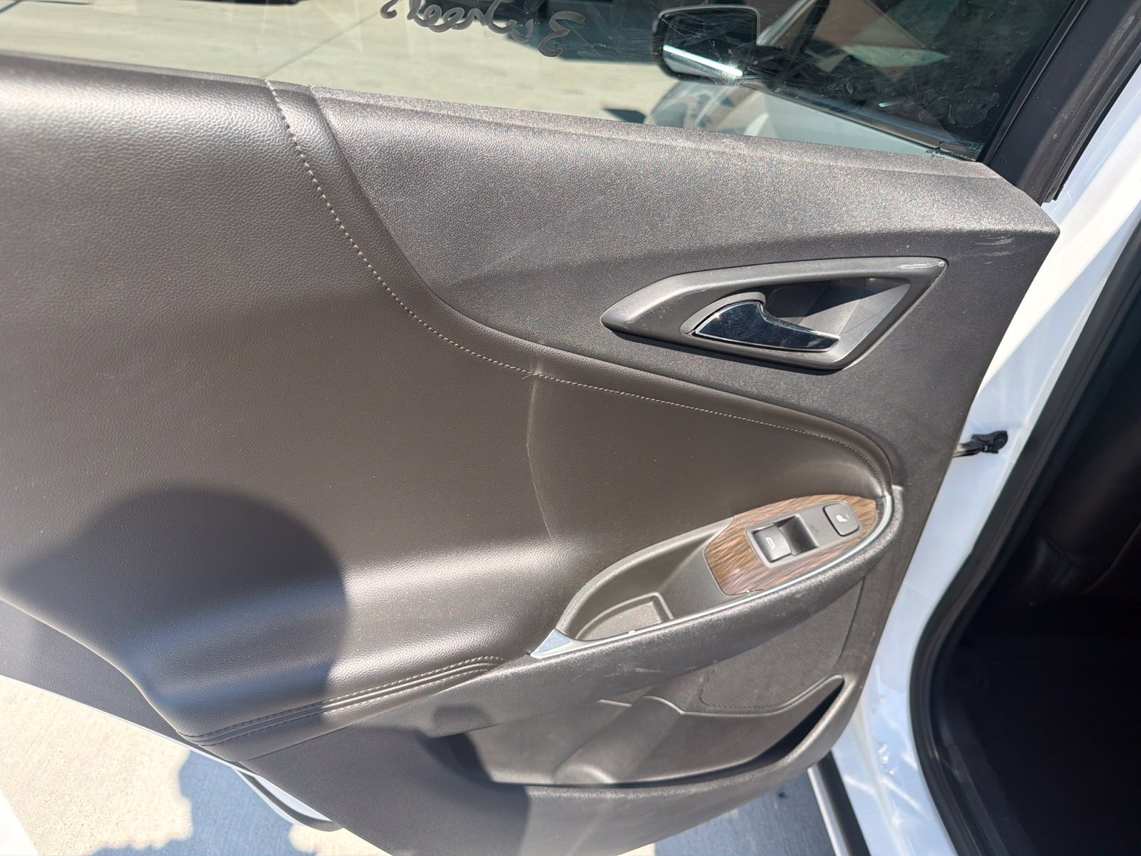Used 2019 Chevrolet Malibu Premier w/ Sun and Wheel Package FWD image 11