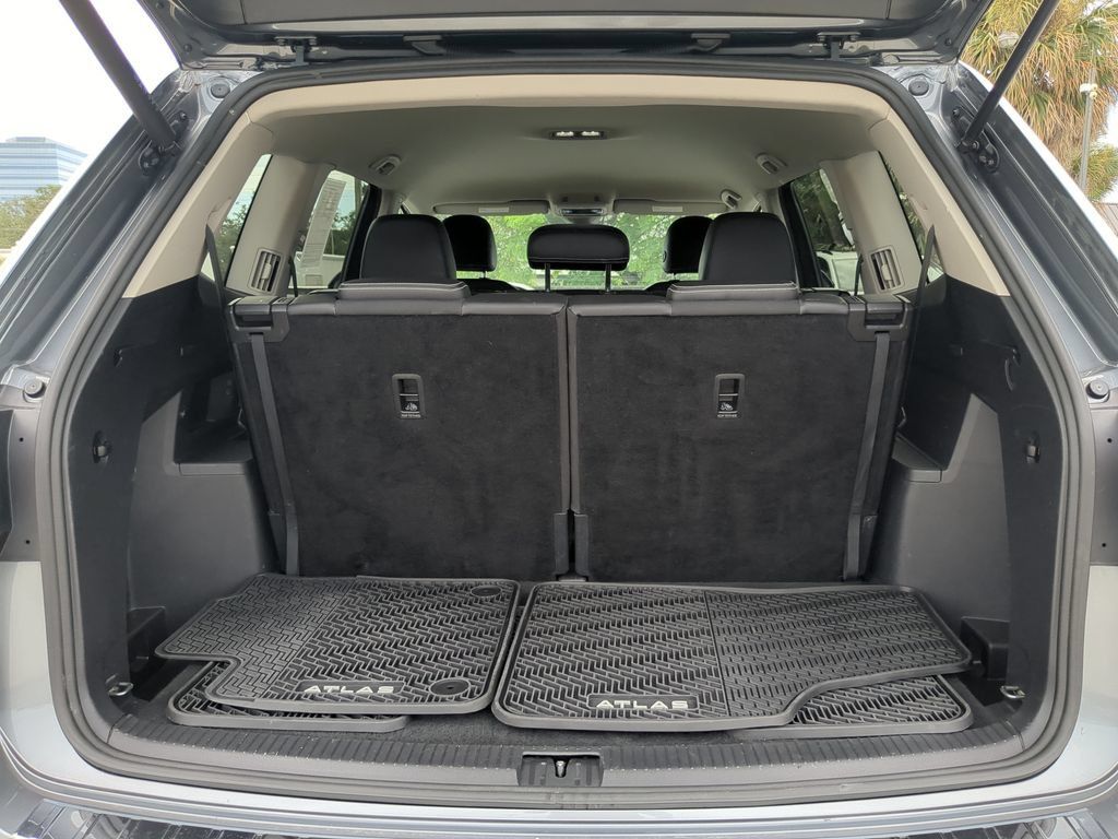 Certified 2024 Volkswagen Atlas SE FWD image 9