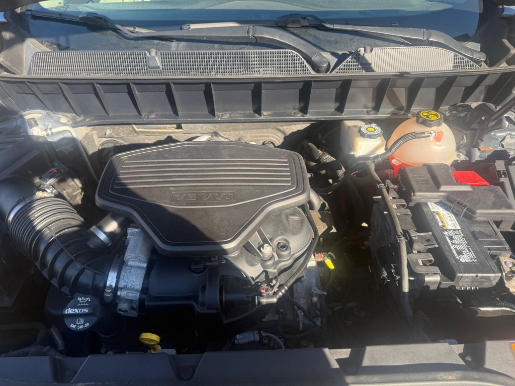 Used 2019 GMC Acadia Denali w/ LPO, Floor Liner Package AWD/4WD image 18