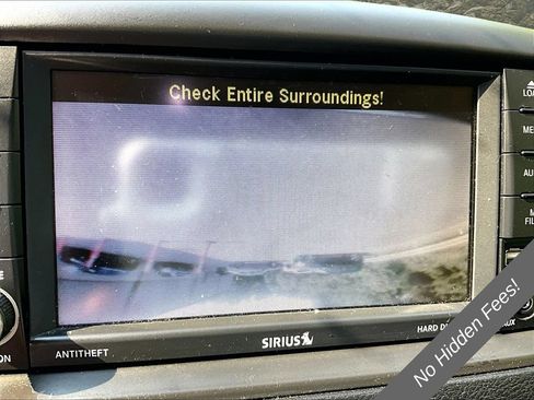 Used 2015 Chrysler Town & Country Touring FWD image 17