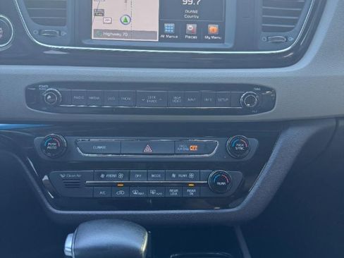 Used 2018 Kia Sedona SX Limited image 6