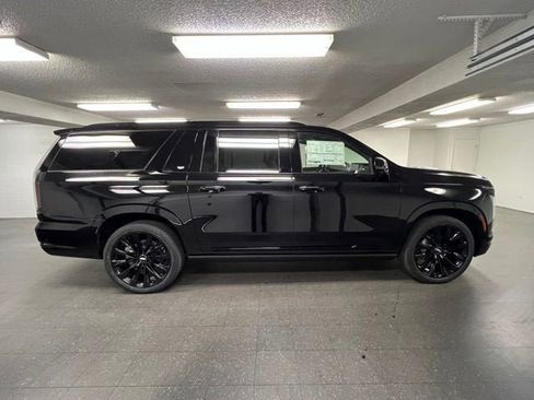 New 2026 Cadillac Escalade ESV Platinum Sport w/ LPO, ONYX Package AWD/4WD image 6