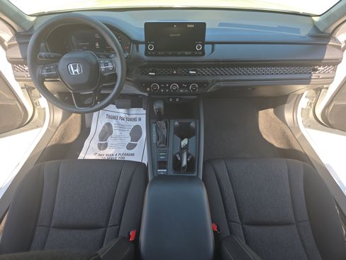 Used 2023 Honda Accord EX image 9