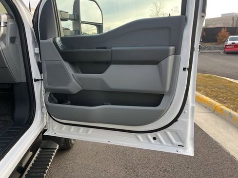 Used 2024 Ford F550 2WD Regular Cab Super Duty image 11