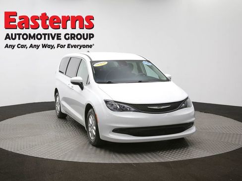 Used 2023 Chrysler Voyager LX image 50