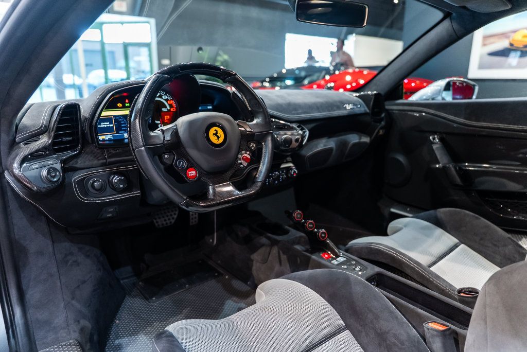 Used 2015 Ferrari 458 Speciale Coupe RWD image 35