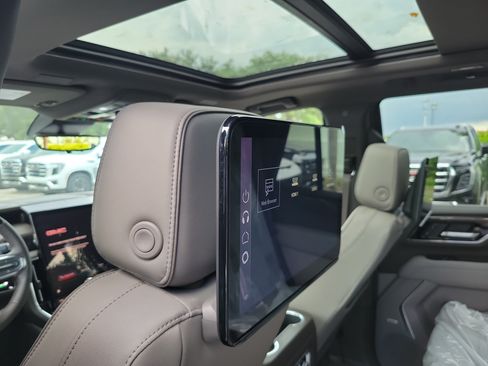 New 2026 GMC Yukon Elevation w/ Elevation Premium Package RWD image 7