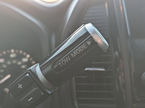 Used 2021 Nissan Titan PRO-4X w/ Pro-4x Convenience Package image 26