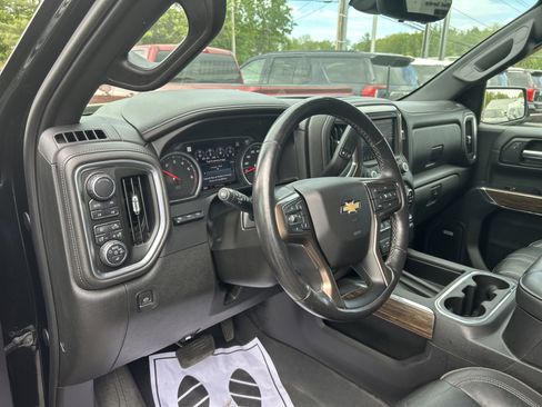 Used 2019 Chevrolet Silverado 1500 High Country w/ High Country Premium Package AWD/4WD image 9