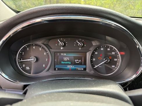 Used 2019 Buick Encore Preferred image 2